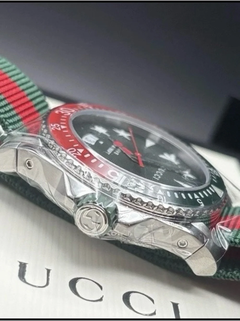 Gucci Green and Red Striped Fabric Dive Watch